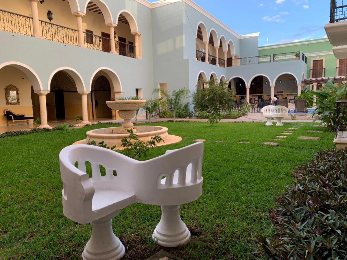 Real Hispano Valladolid  Exterior photo The courtyard of the hotel